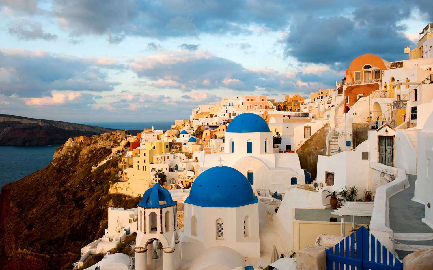 What is the capital of Santorini?
