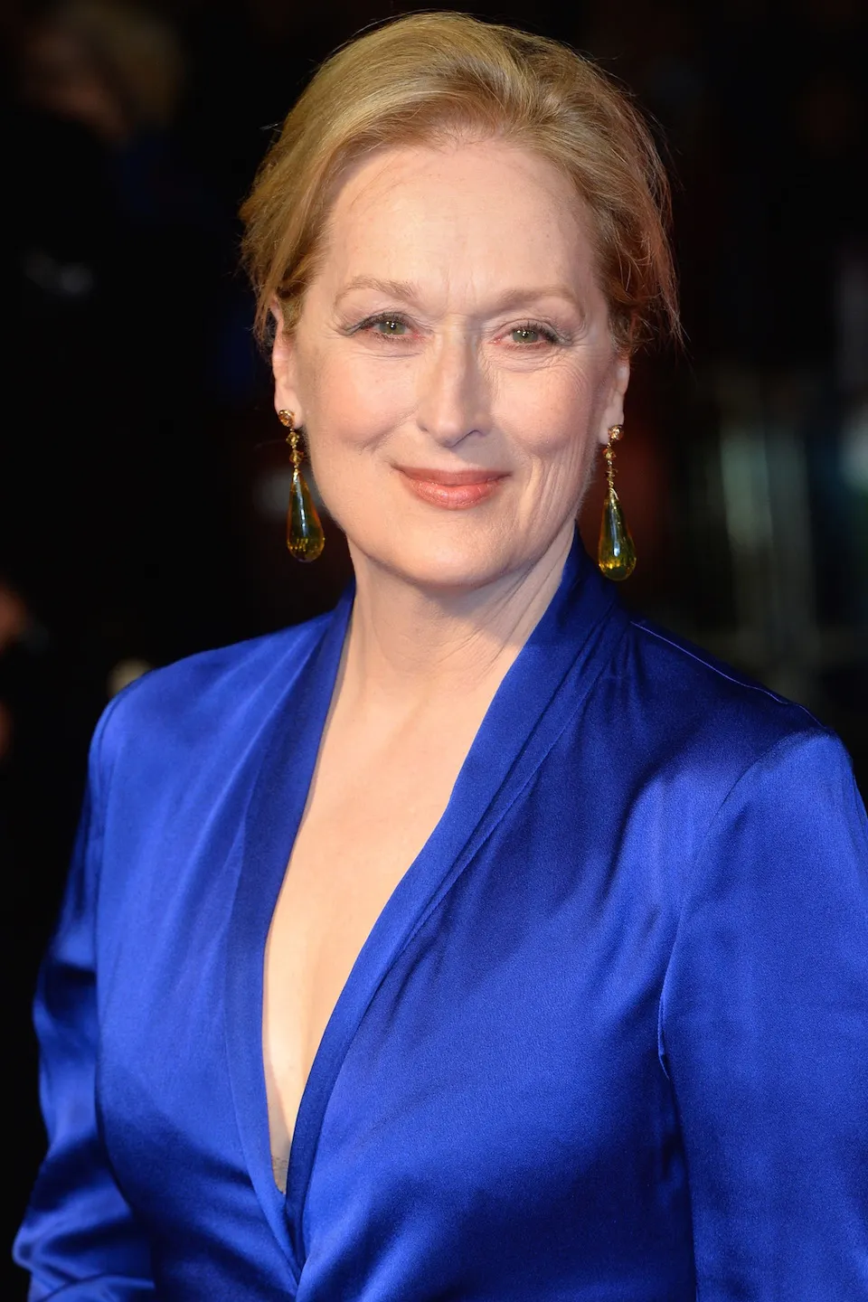 In the film 'The Devil Wears Prada', where does Meryl Streep's character work?