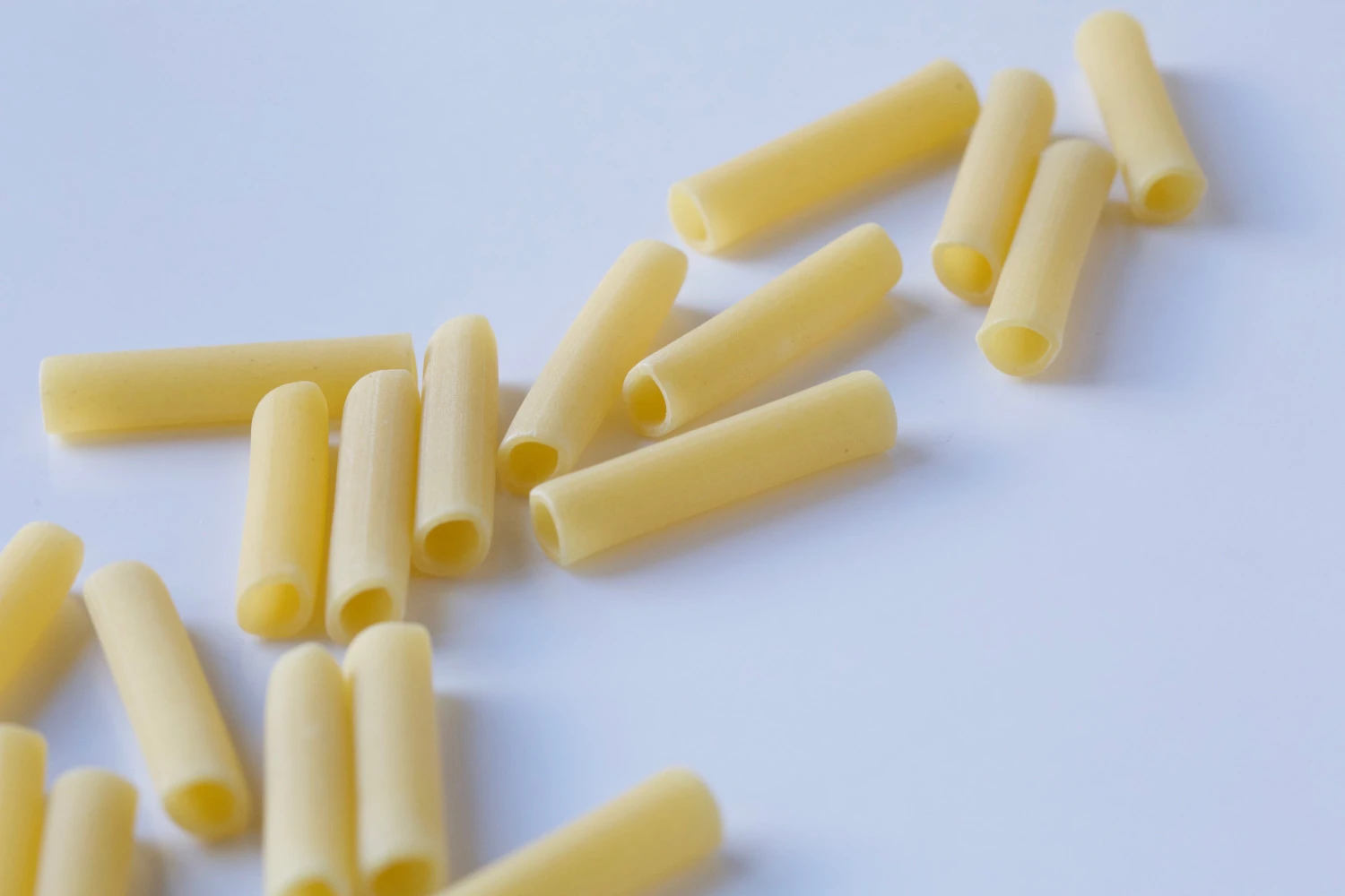 Which pasta shape is long, thin, and cylindrical?