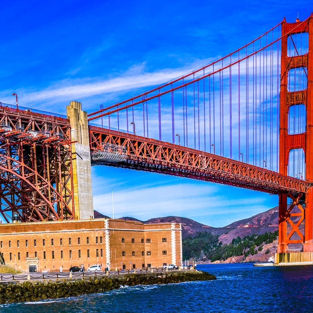 What is the name of the famous market in San Francisco that offers a variety of fresh produce and specialty foods?