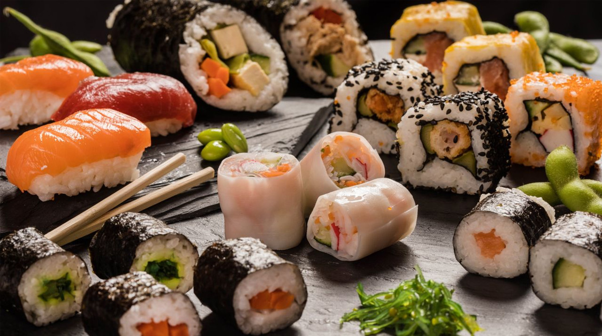 What is the term for sushi rolls that are cut into bite-sized pieces?