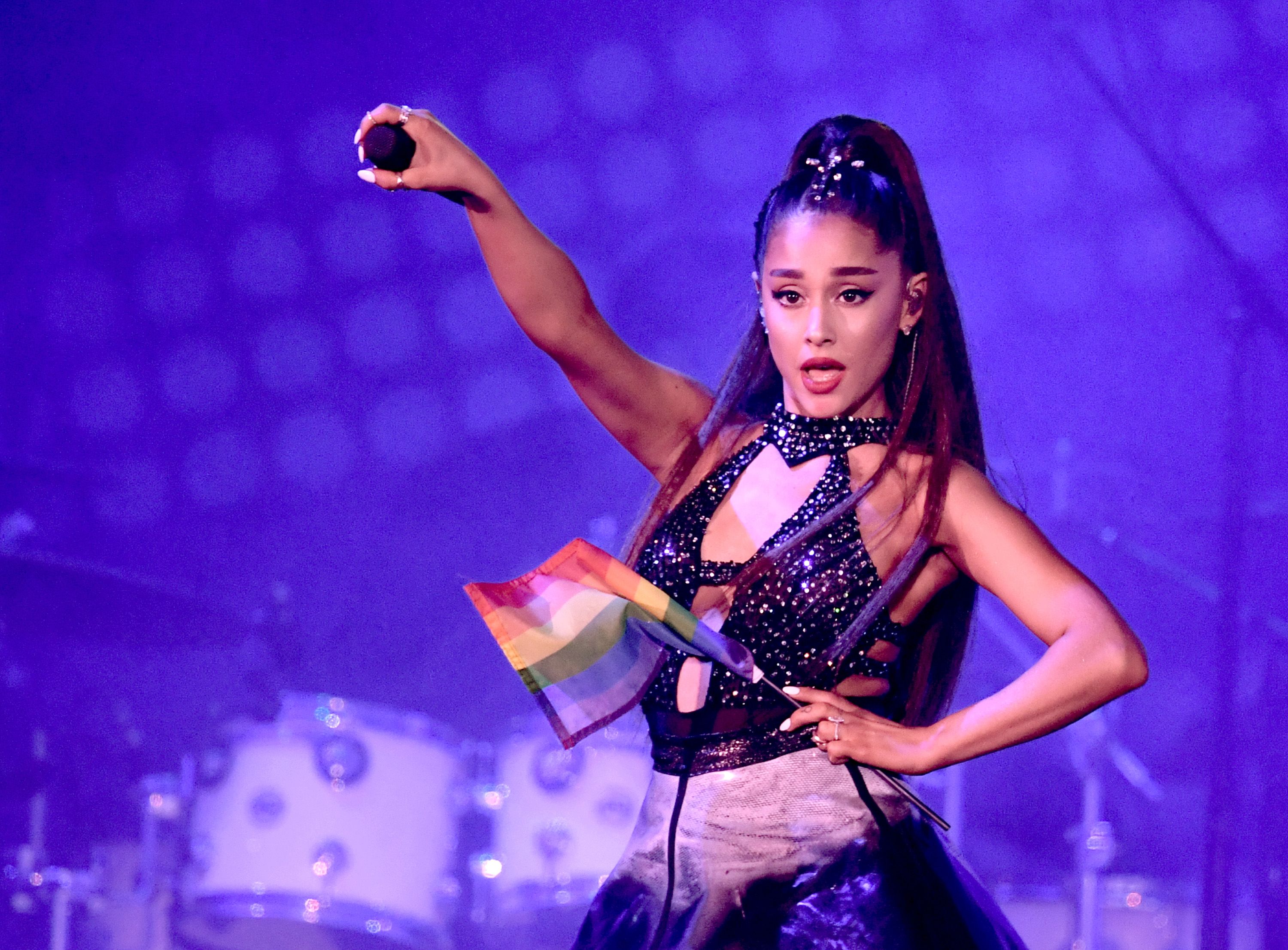 Ariana Grande starred in which Nickelodeon TV series?