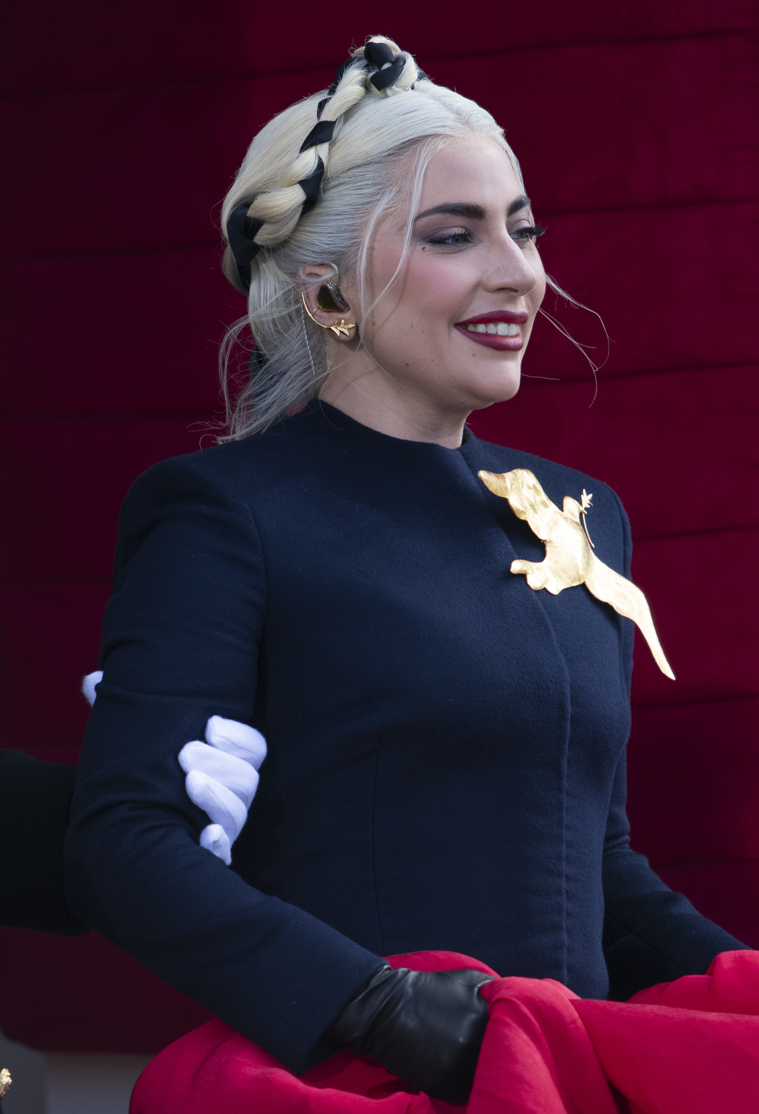 Which of the following is one of Lady Gaga's famous live performances?