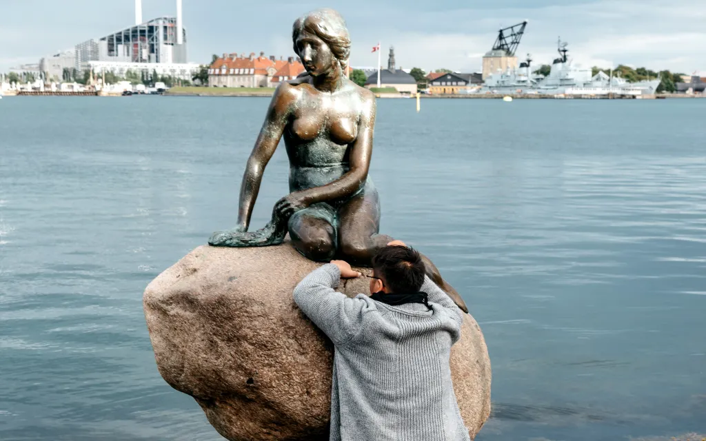 What is the iconic symbol of Copenhagen?