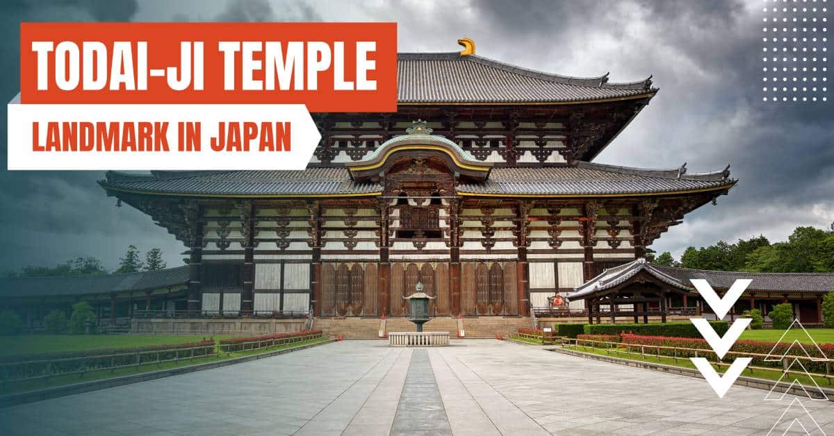 Which famous shrine in Kyoto is known for its thousands of vermilion torii gates?