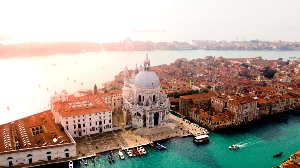 What is the main square in Venice where the annual Venetian Carnival takes place?