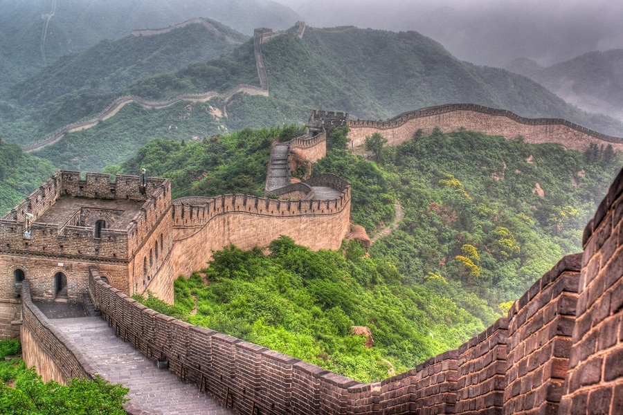 What is the total length of the Great Wall of China?