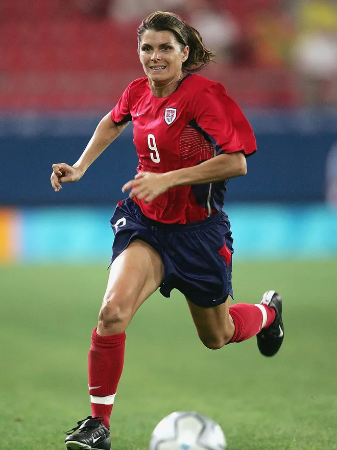 What is Mia Hamm's full name?