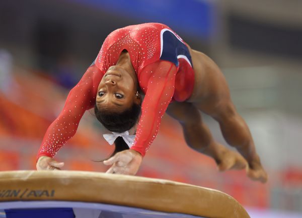 What is Simone Biles' favorite event to compete in?