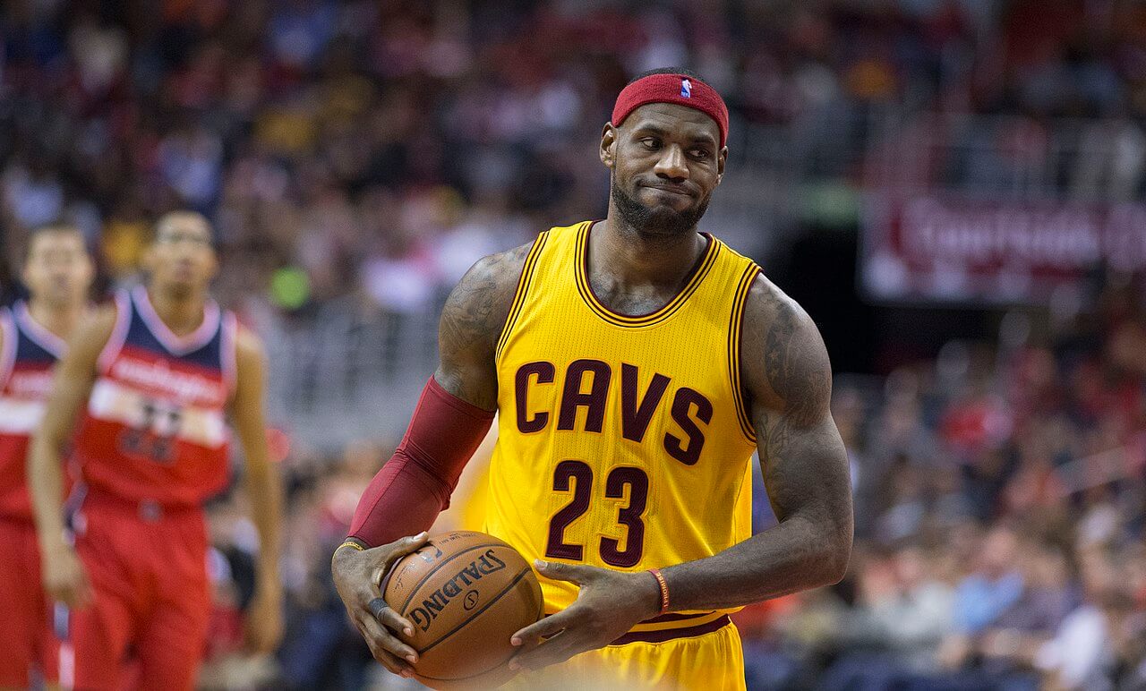 How many points did LeBron James score in his NBA debut?
