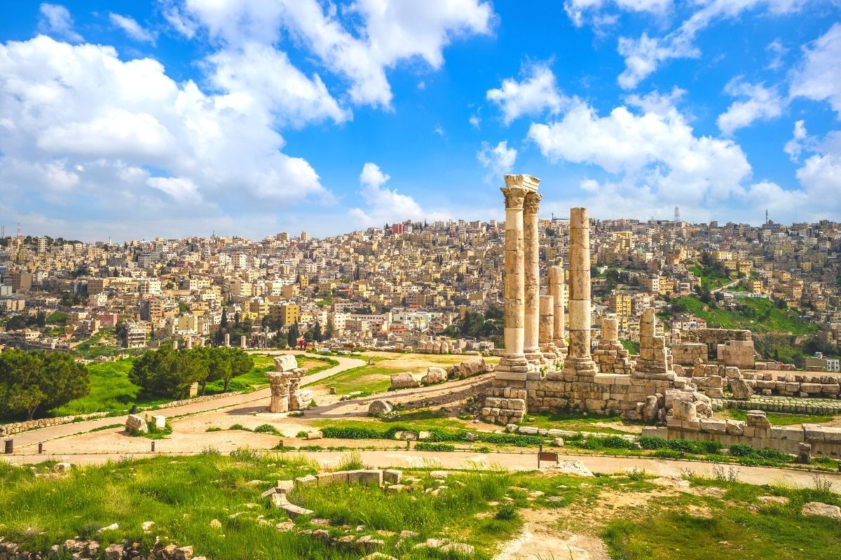 What is the climate of Amman?