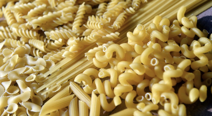 Which pasta shape is traditionally used in pasta salads?